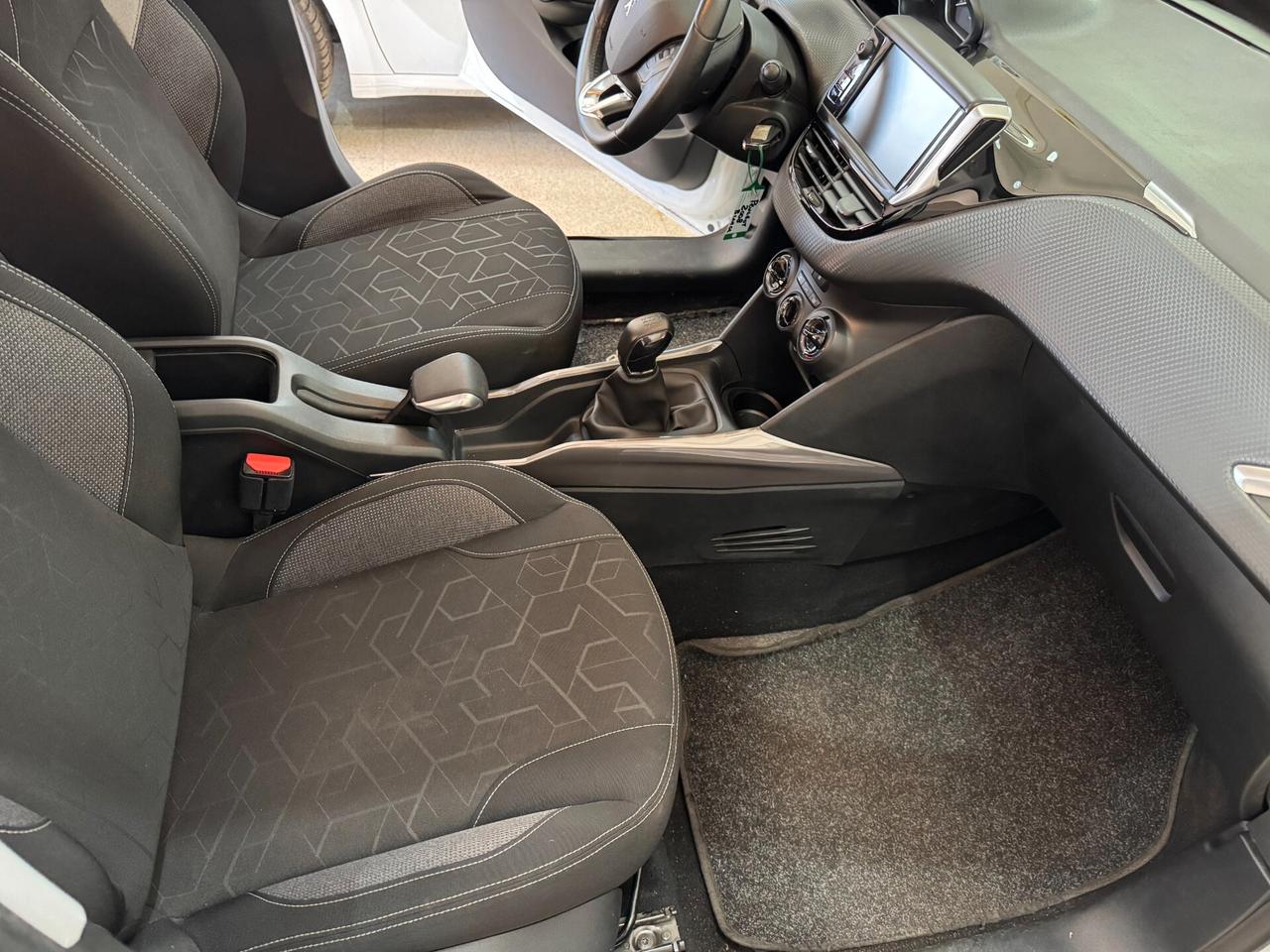 Peugeot 2008 PureTech 82 cv. Allure OK NEOPATENTATI