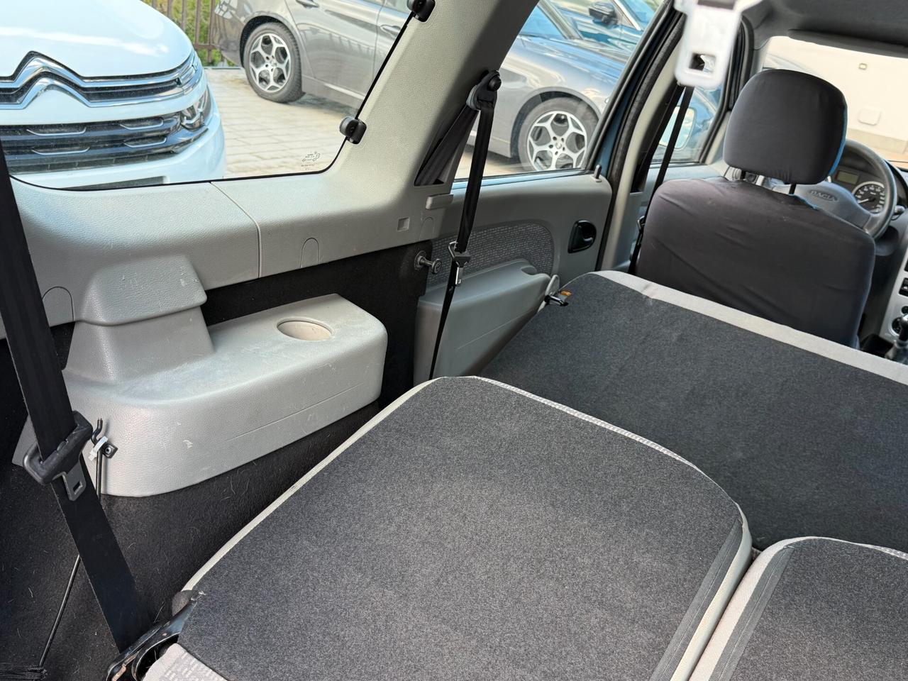 Dacia Logan MCV 1.5 DCI 85 cv. LAUREATE (7 posti)