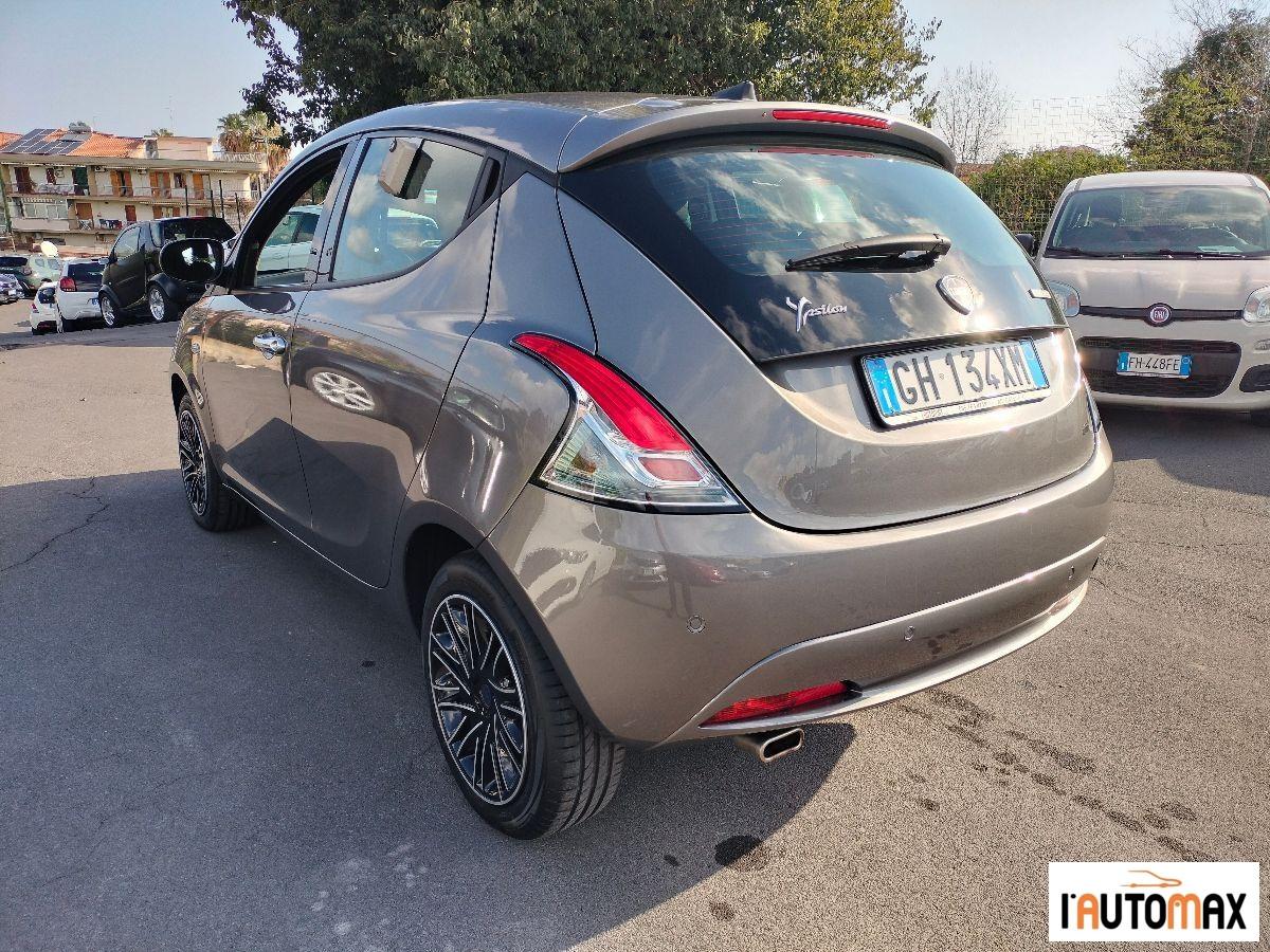 LANCIA - Ypsilon 1.0 firefly hybrid Gold s&s 70cv