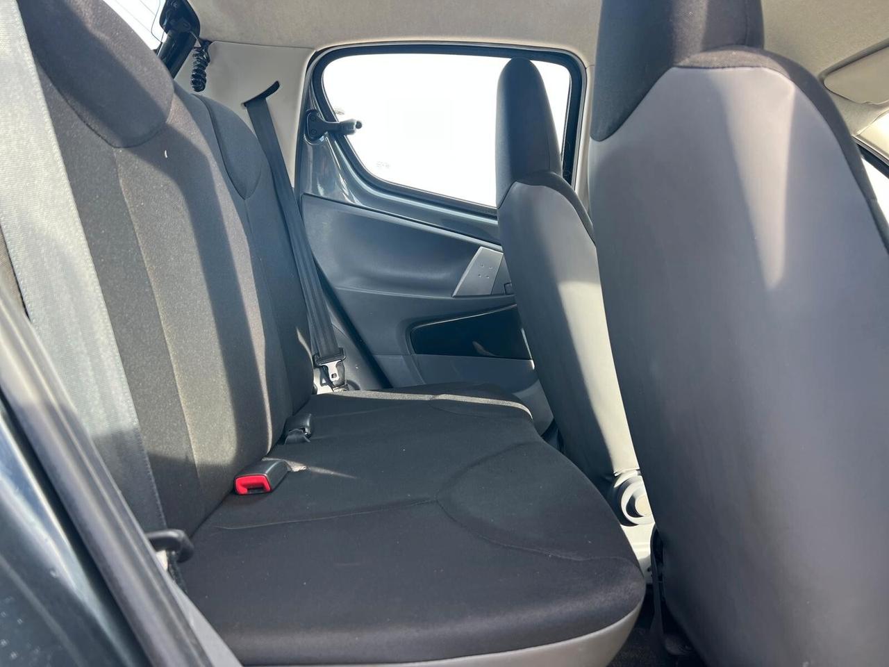Toyota Aygo 1.0 12V VVT-i 5 porte Now Connect