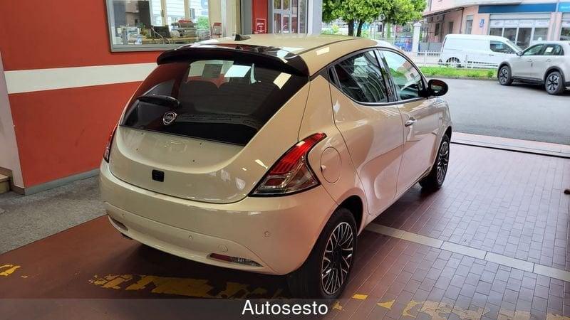 Lancia Ypsilon 1.0 FireFly 5 porte S&S Hybrid Platino