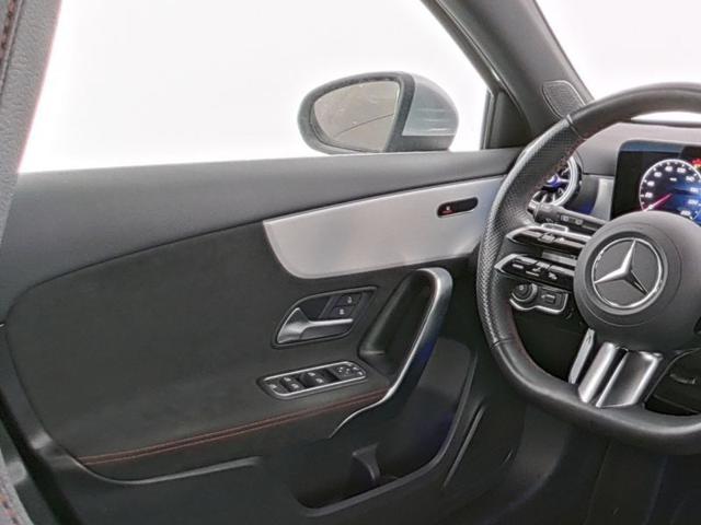 MERCEDES-BENZ A 180 AMG Line Advanced Plus