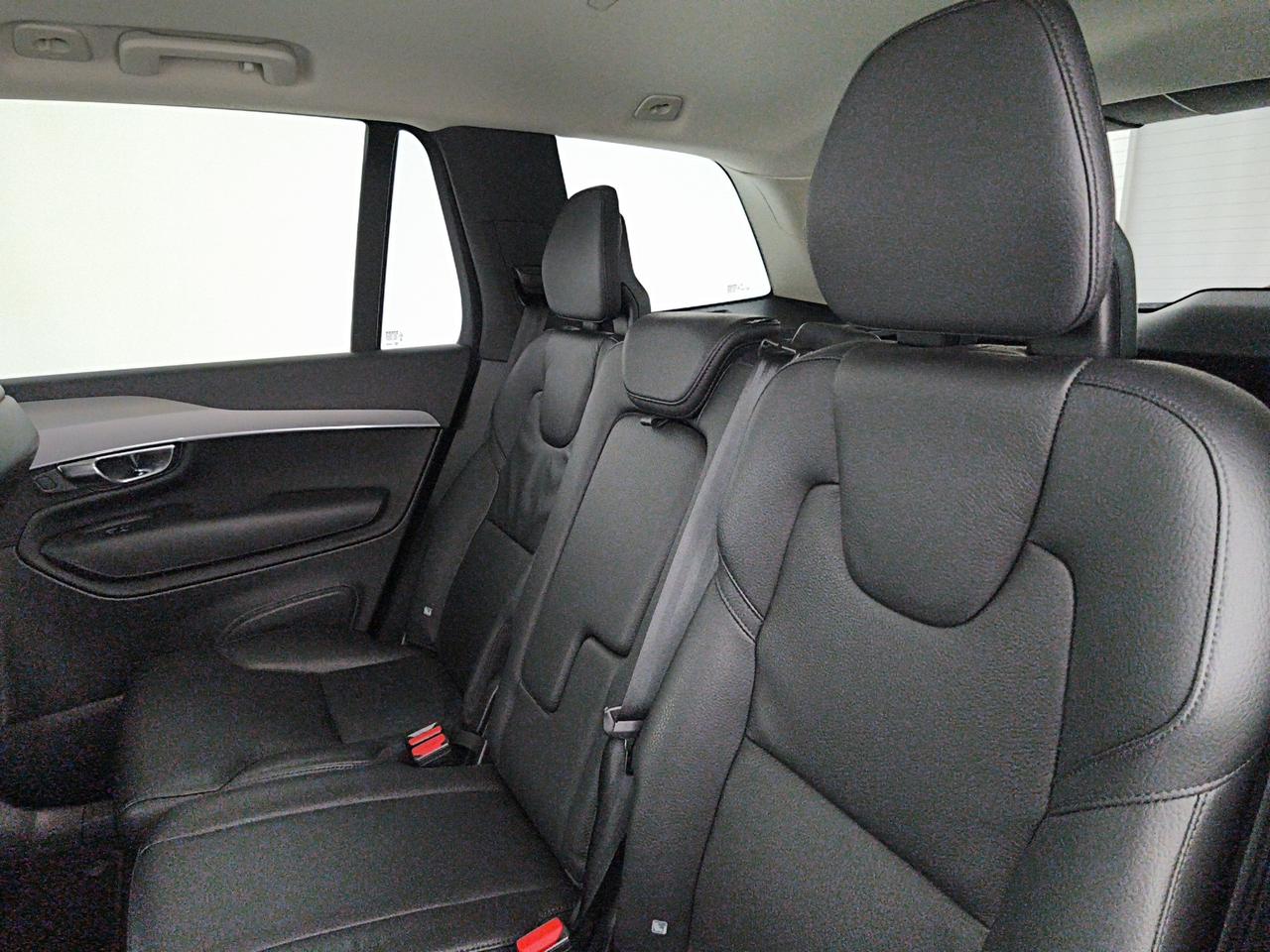 Volvo XC90 2.0 b5 Momentum Pro awd