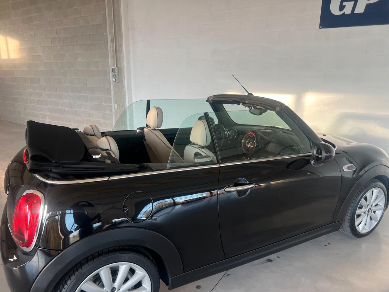 Mini 1.5 Cooper Cabrio AUTOMATICA OK NEOPATENTATI
