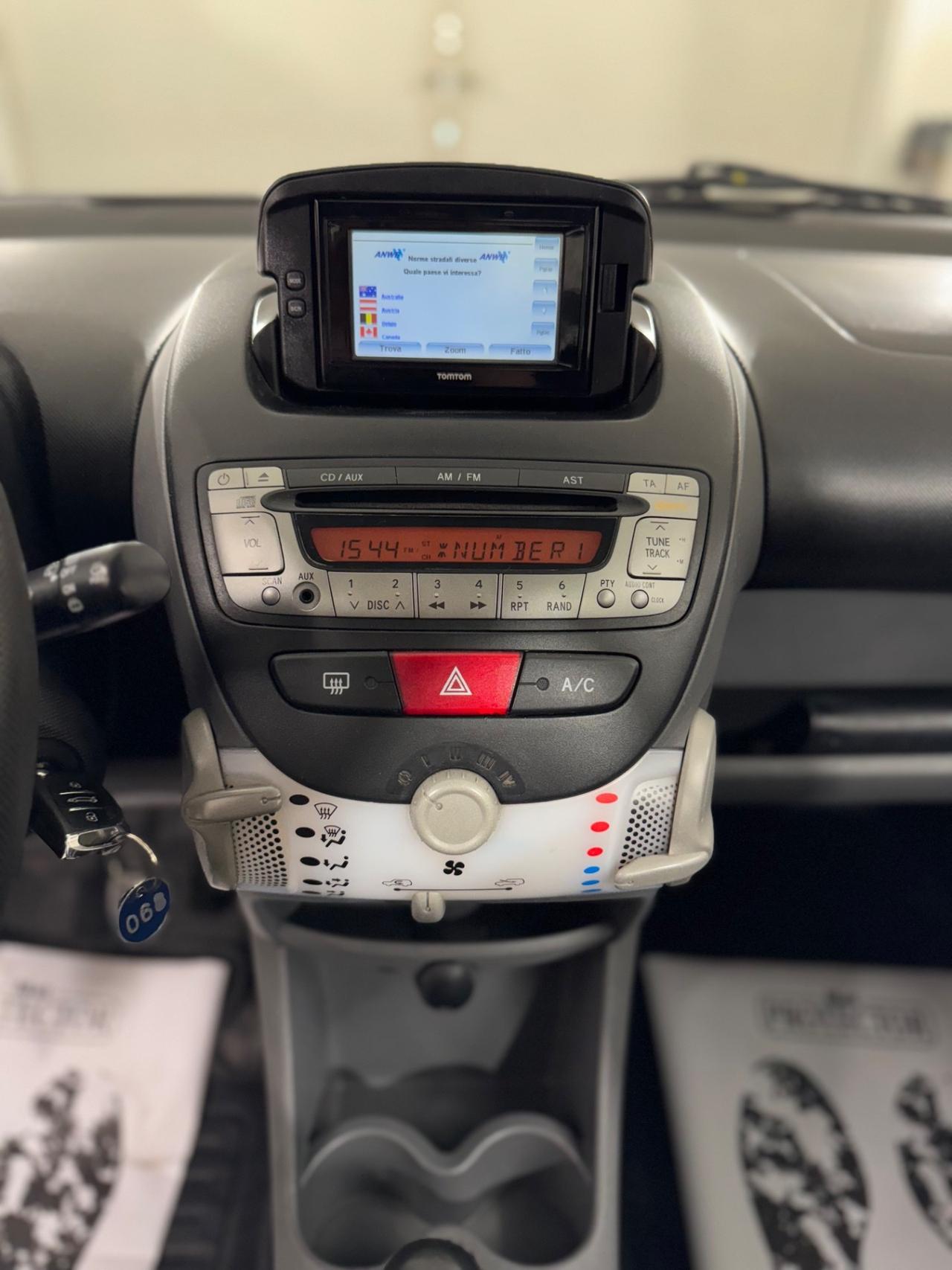 Toyota Aygo 1.0 12V VVT-i 5 porte Deep Ocean Connect MMT