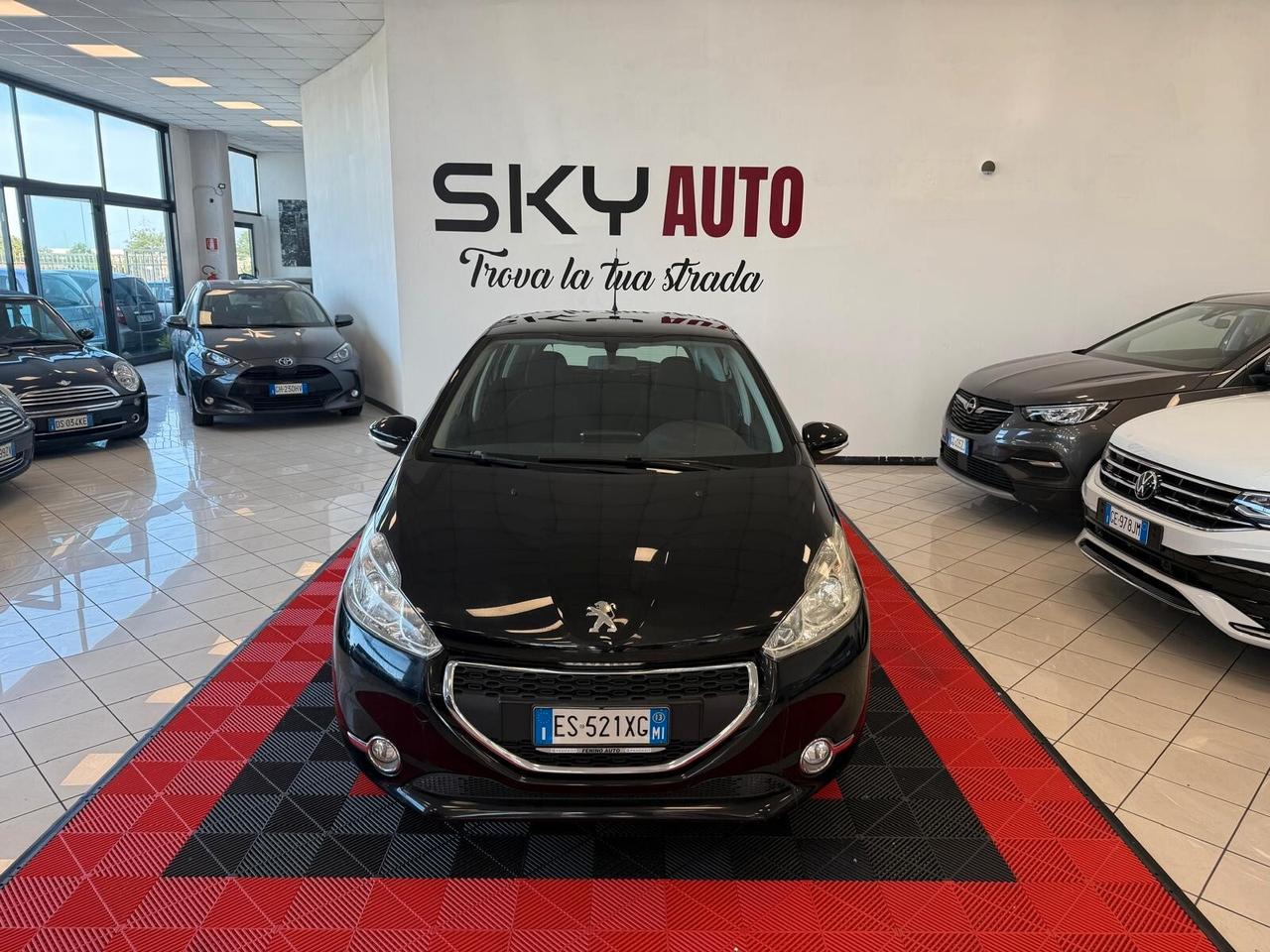 Peugeot 208 1.4 HDi 68 CV 5 porte Allure