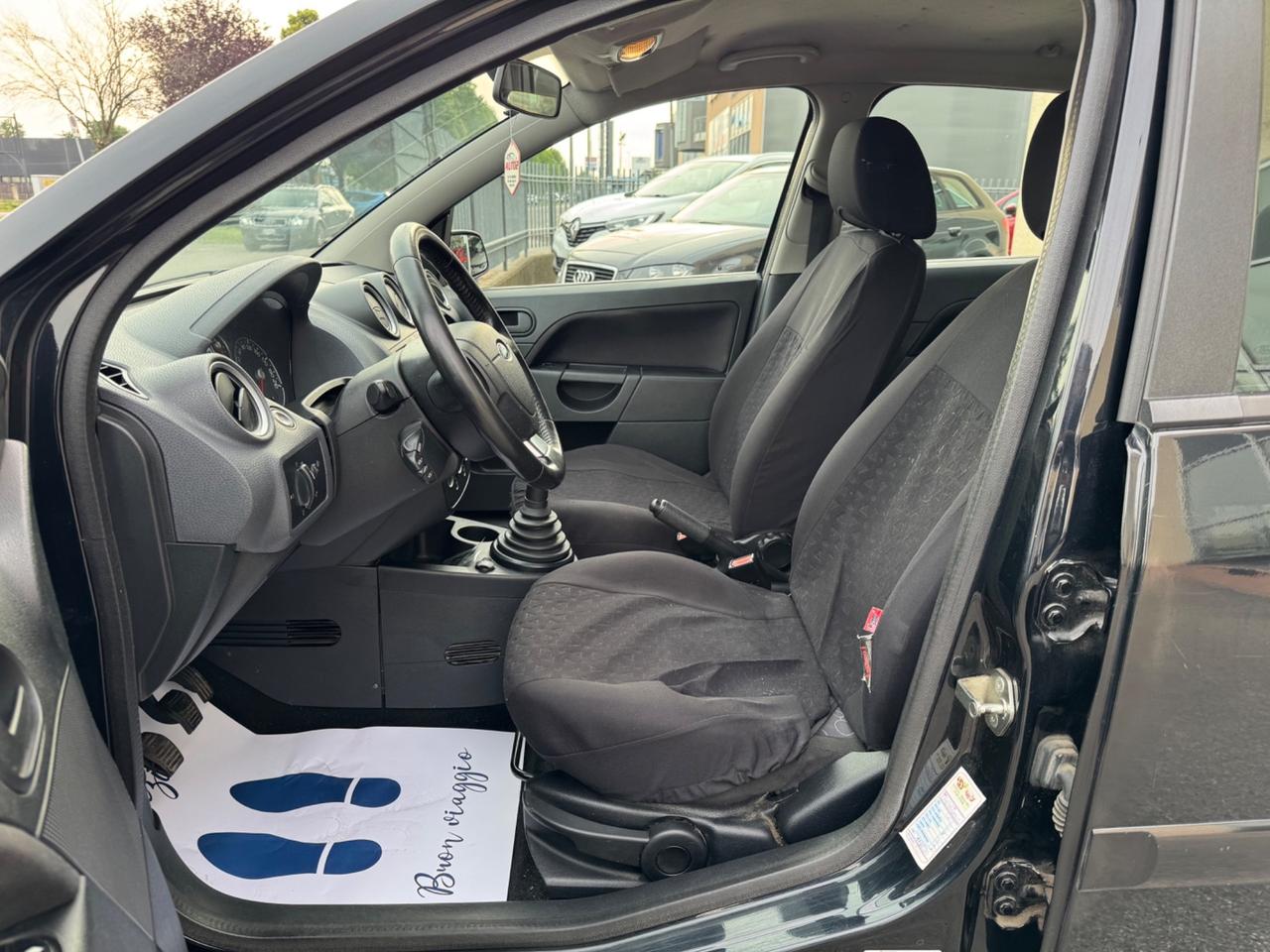 Ford Fiesta 1.2 Benzina. Ok Neopatentati