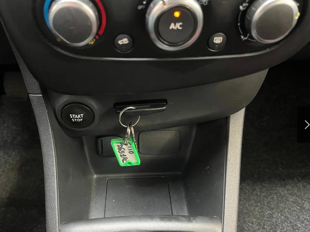 Renault Clio 1.2 75CV 5 porte Life Perfetta Si Neopatentati .
