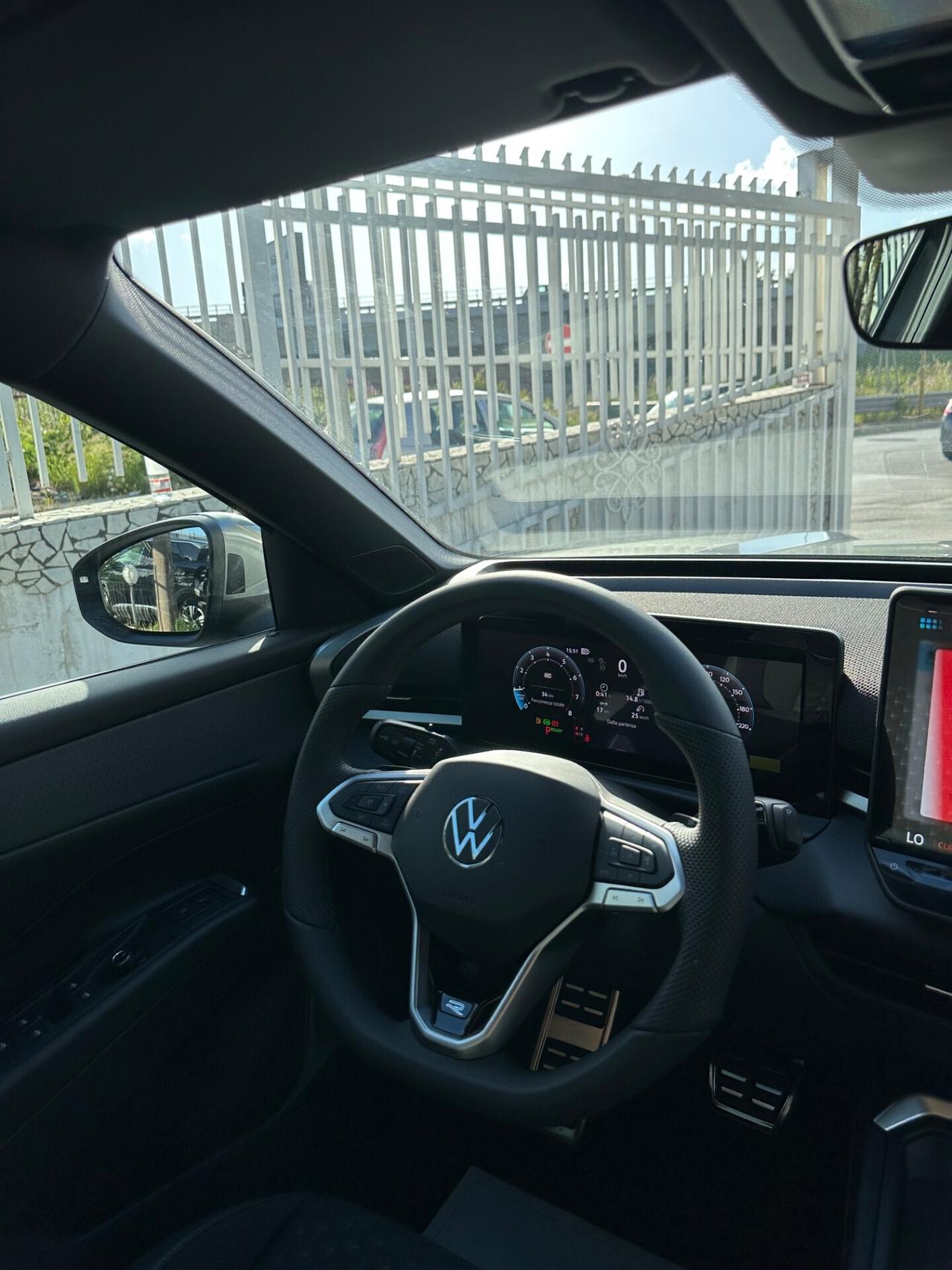Volkswagen T-Roc 1.5 eTSI ACT 150 CV DSG R-Line