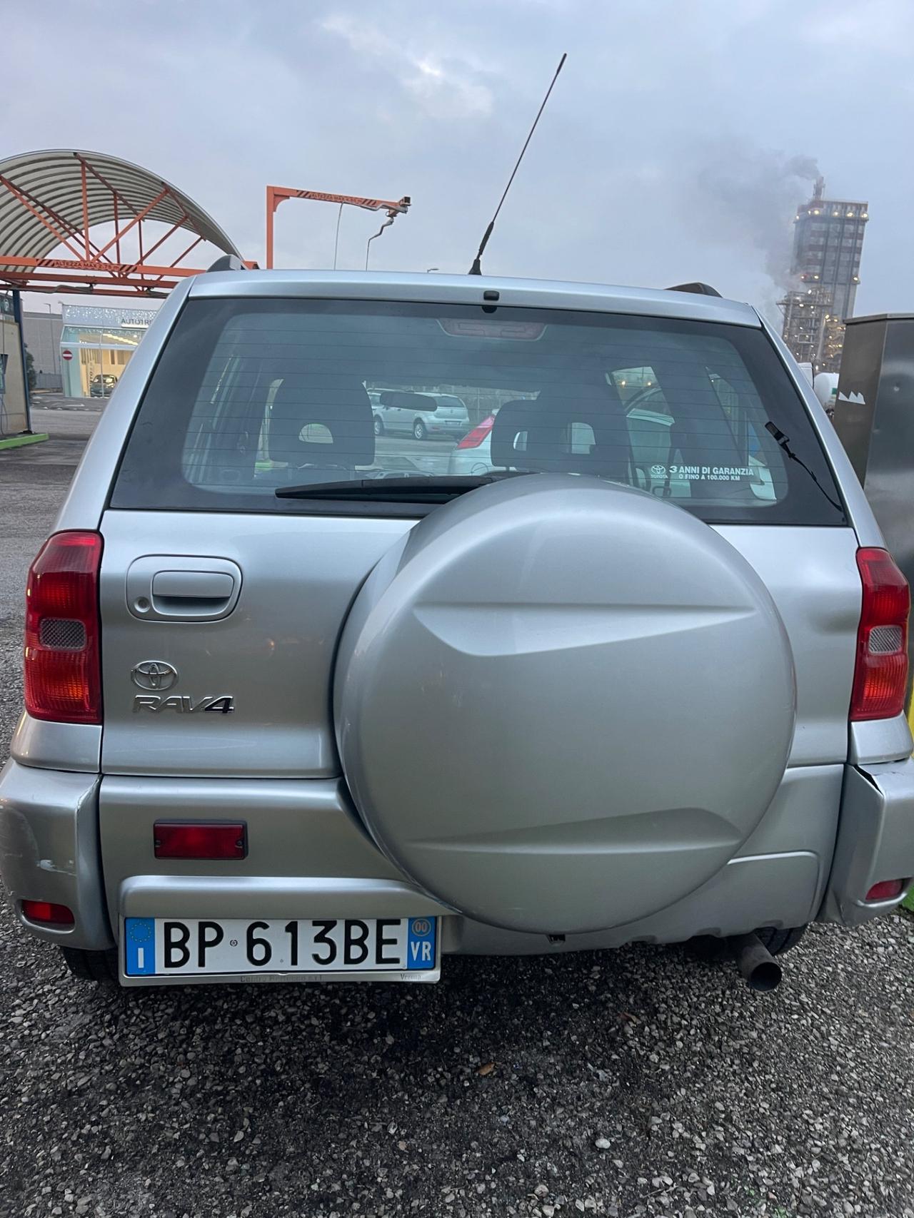 Toyota RAV 4 RAV4 2.0 16V cat 5 porte Sol