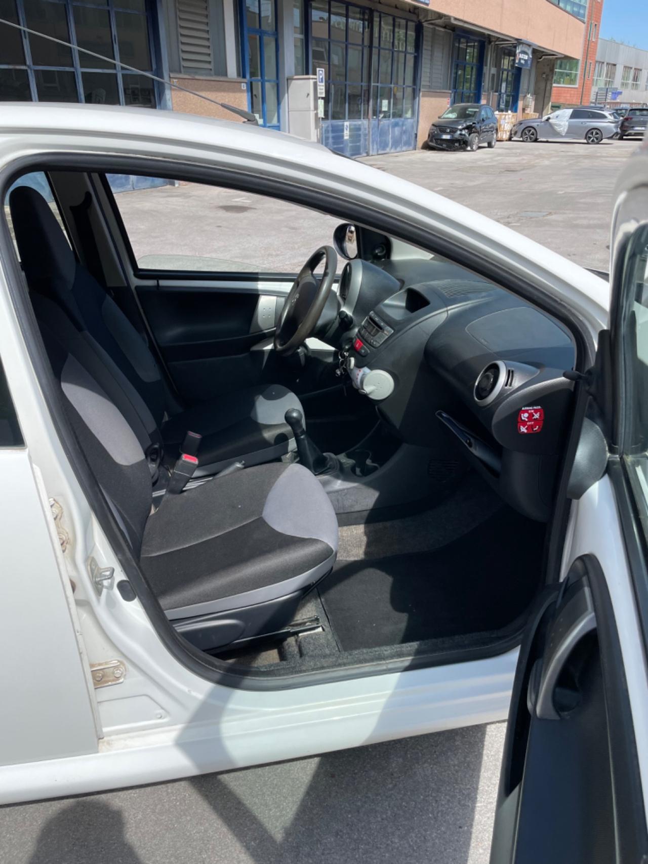 Peugeot 107 1.0 68CV 5p. Active 2Tronic