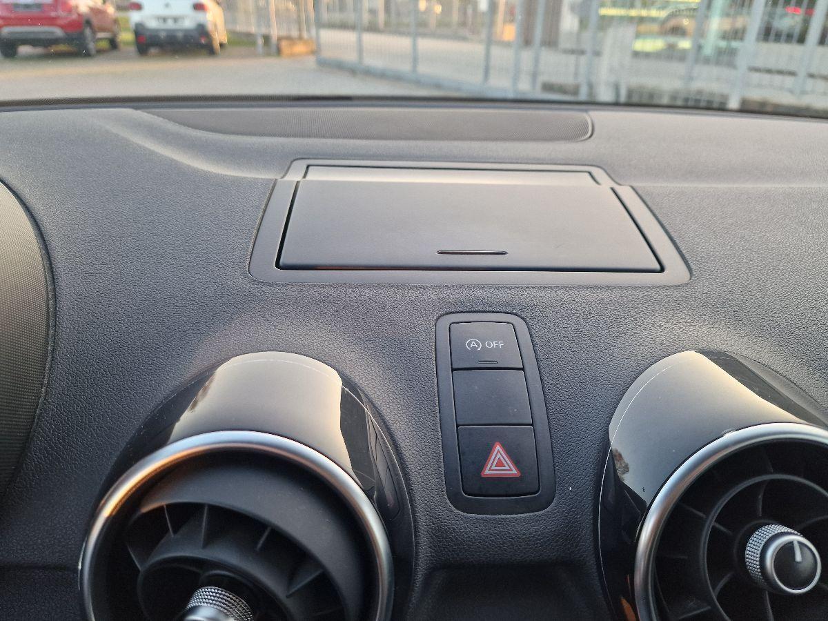 AUDI - A1 - 1.2 TFSI Attraction SLINE NEOPAT