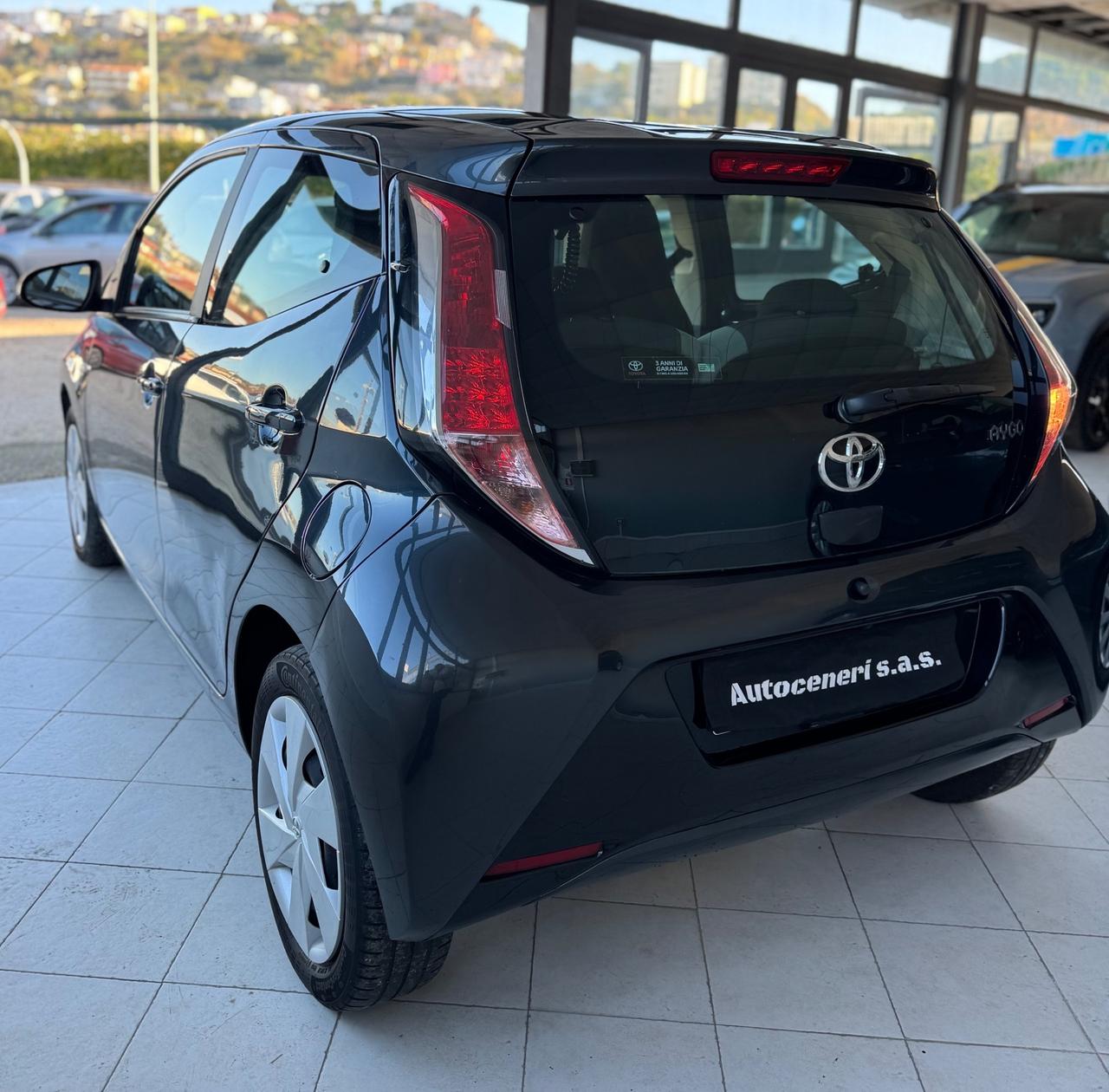 Toyota Aygo 1.0 VVT-i 69 CV 5 porte x-play