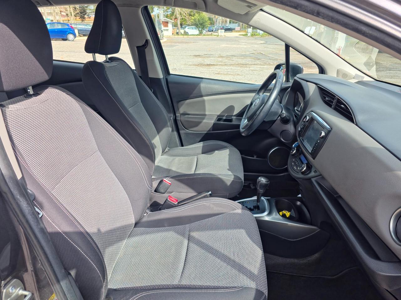 Toyota Yaris 1.5 Hybrid 5 porte Active 2015-E6B Automatico NEO