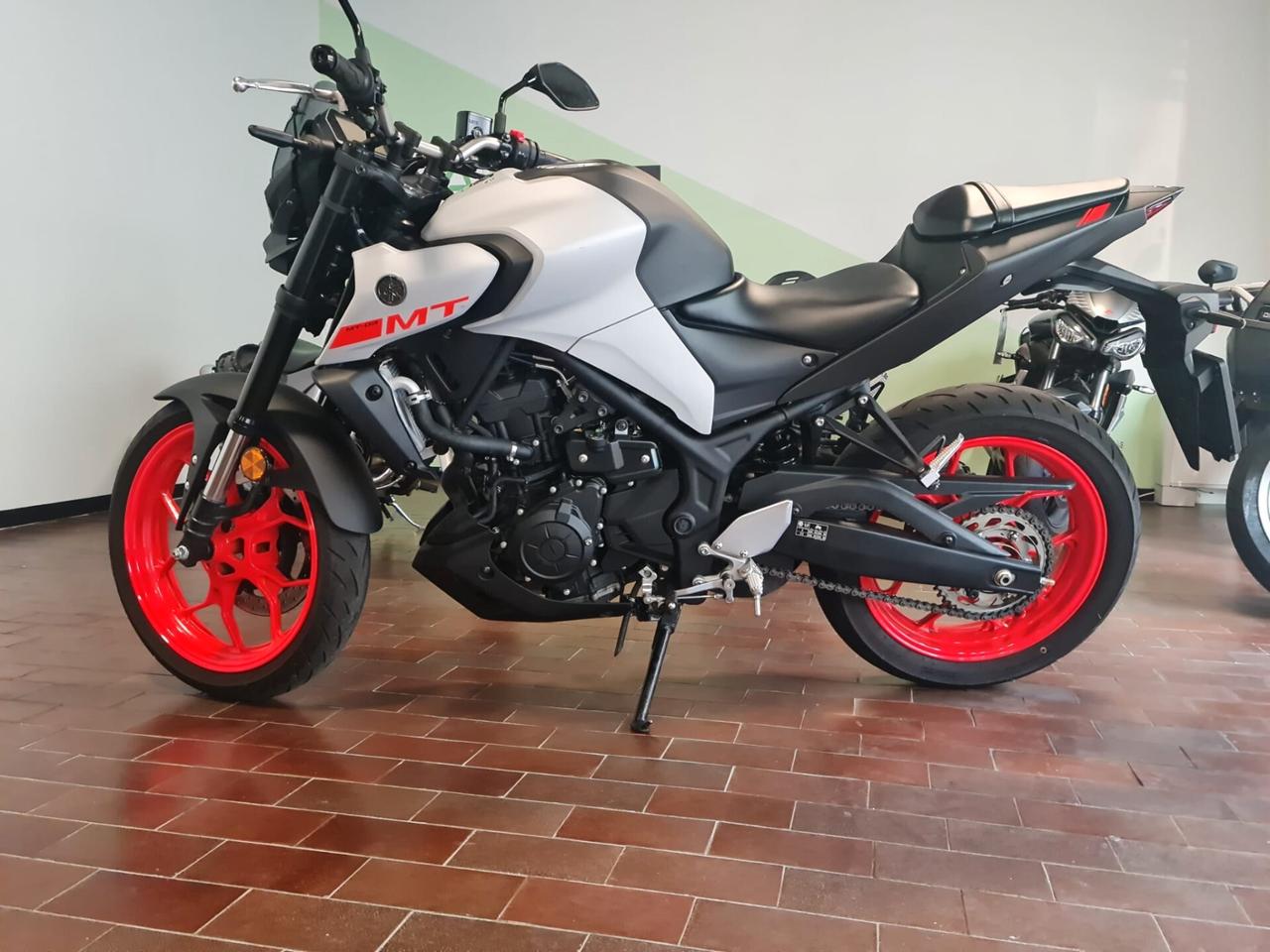 MT 03 SOLO M5300 KM