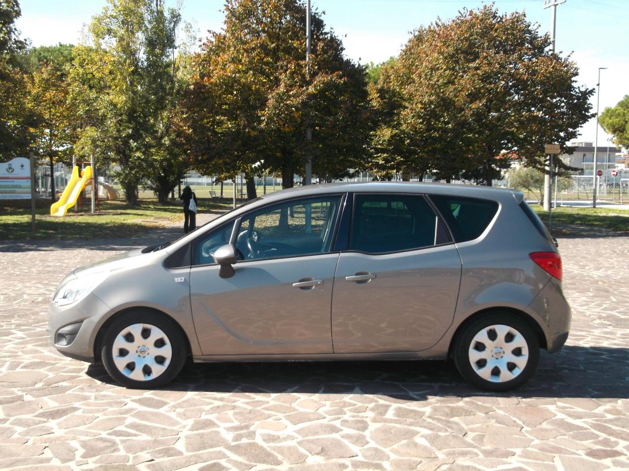 Opel Meriva 1.3 CDTI solo 140 mila km. Neop. 2011