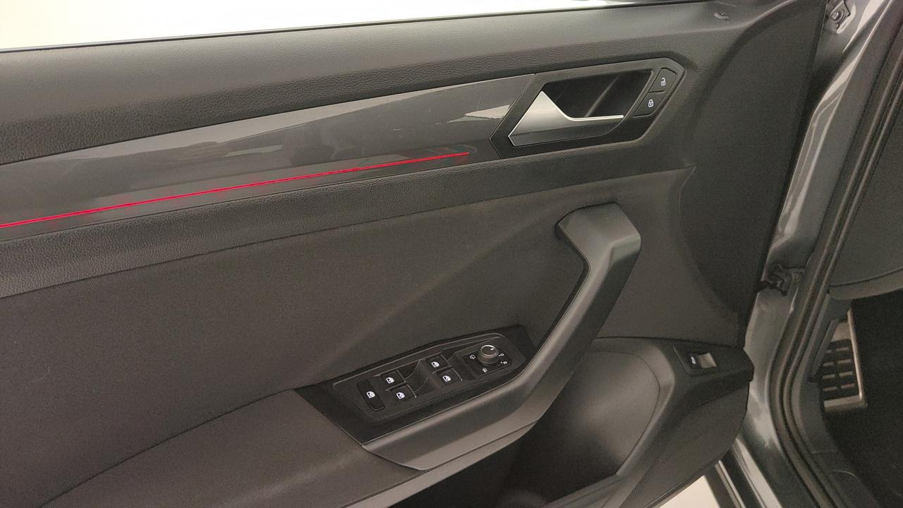 VOLKSWAGEN T-Roc I 2017 - T-Roc 2.0 tdi Sport 150cv dsg