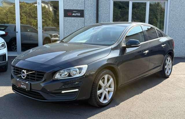 Volvo S60 AUTOM. 2.0 D3 Momentum geartronic / tagliando con pastiglie freni nuovo / garanzia 12 mesi nazionale