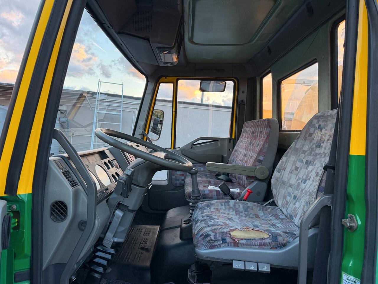 Iveco EUROCARGO 100 E 18