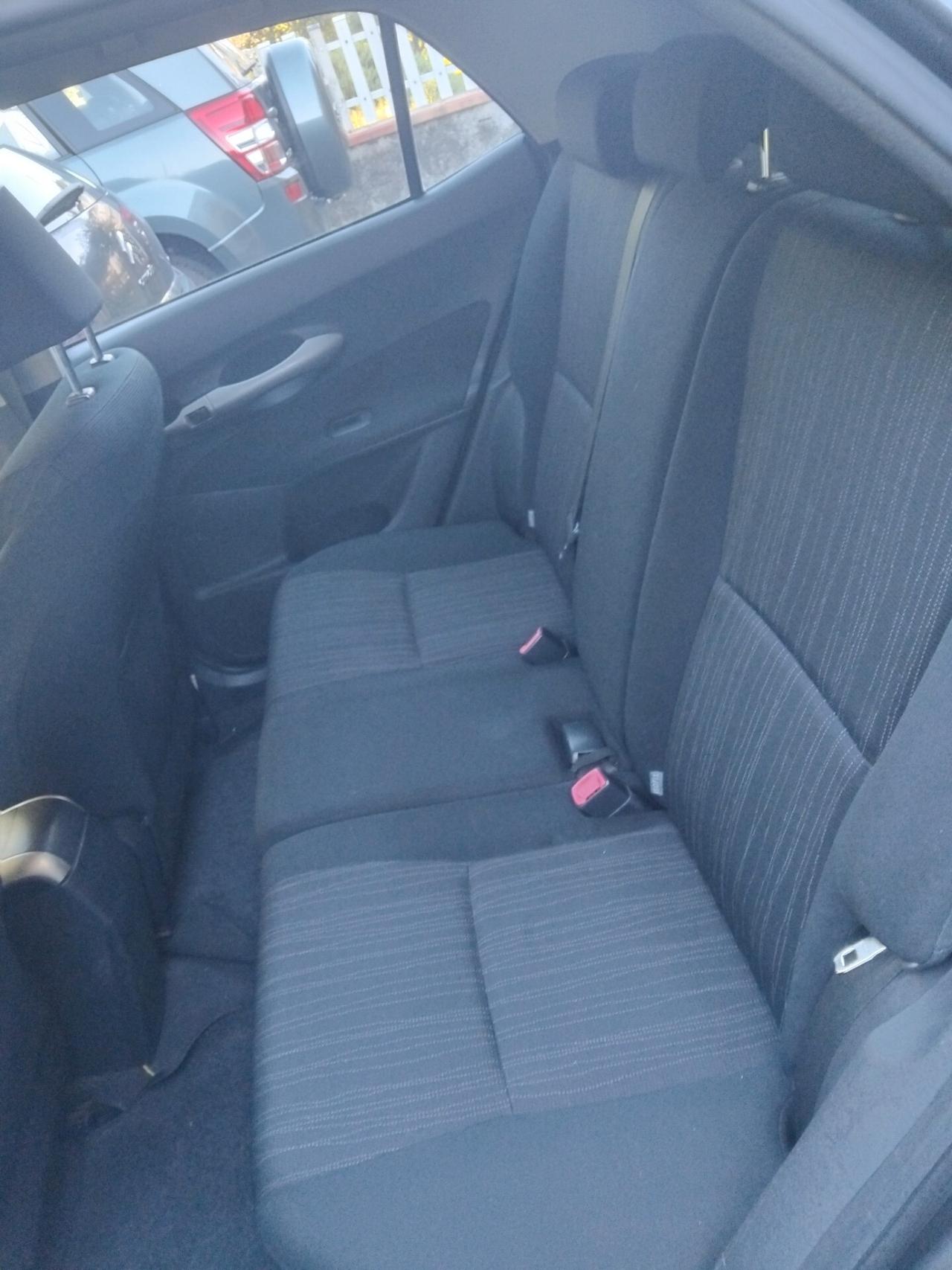 Toyota Auris 1.4 D-4D 5 porte Sol