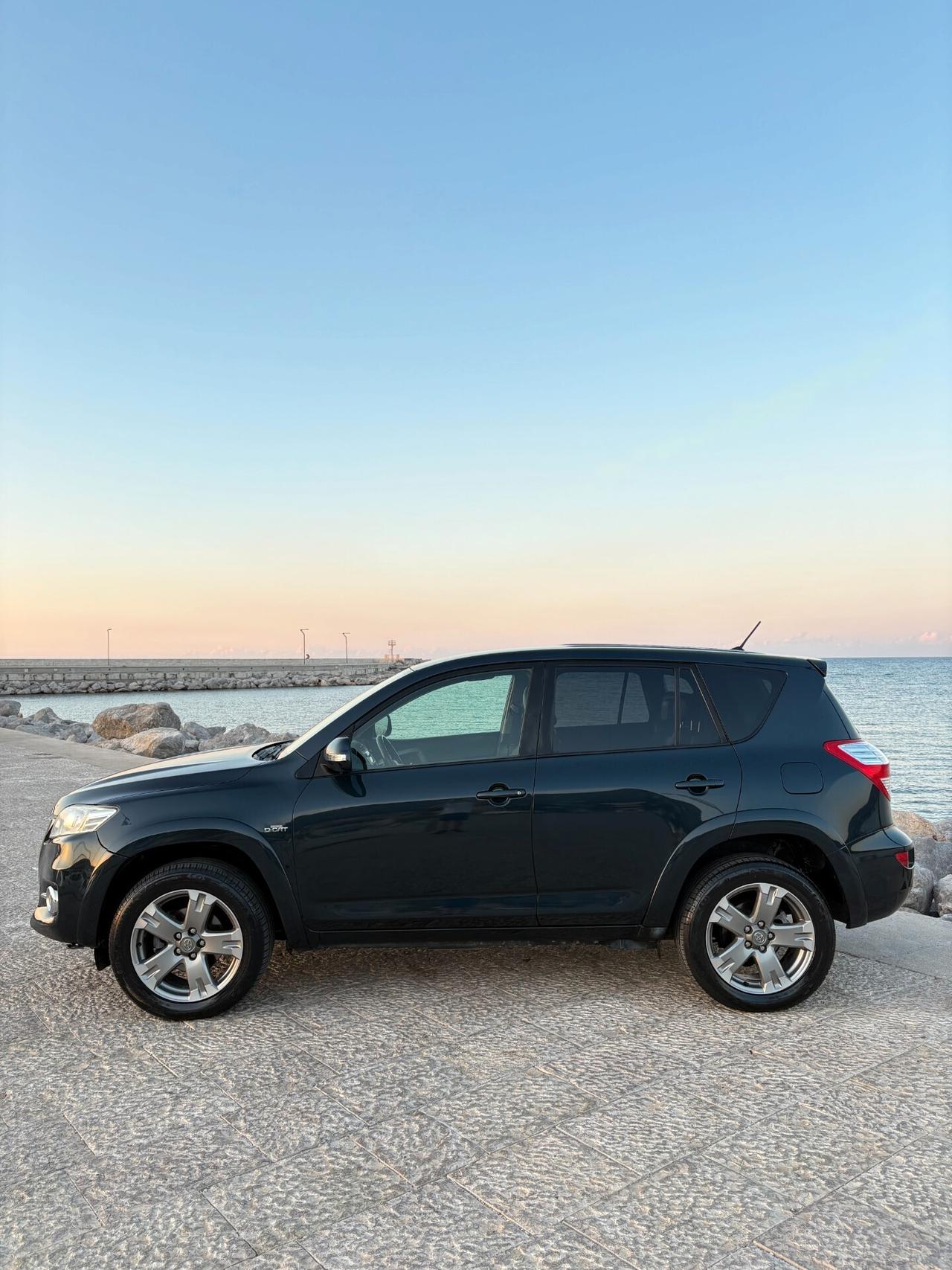 Toyota RAV 4 RAV4 2.2 D-4D 150 CV Lounge