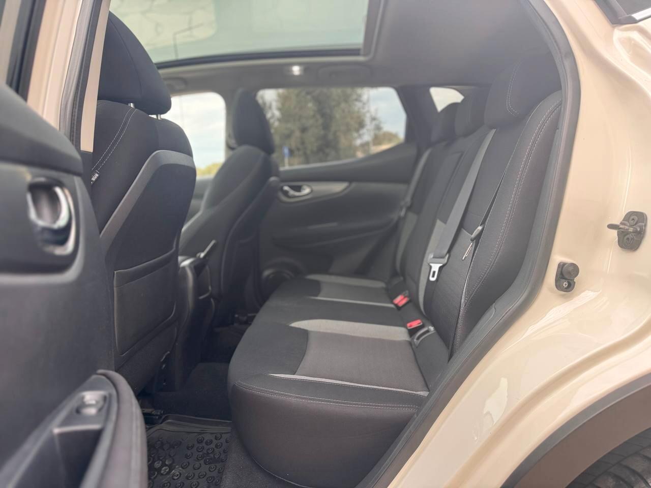 Nissan Qashqai 1.5 dCi N-Connecta