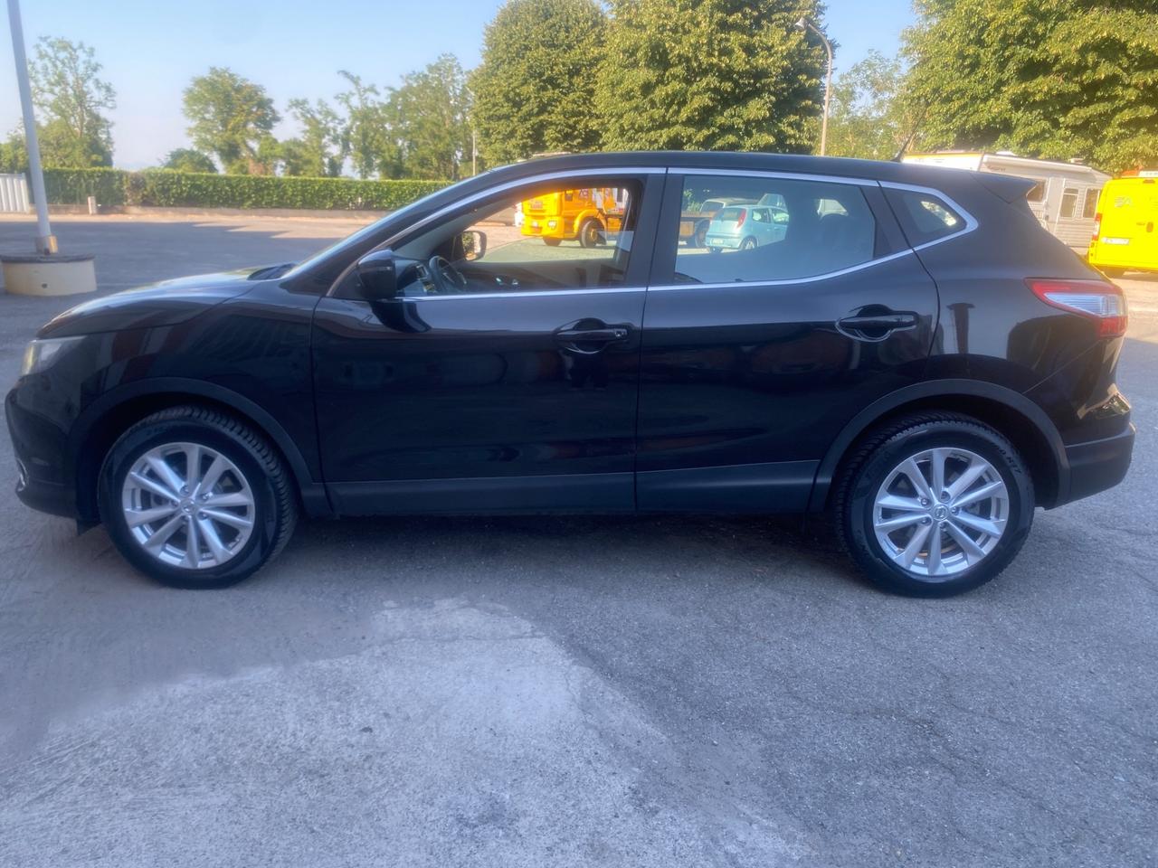 Nissan Qashqai 1.5 dCi Visia