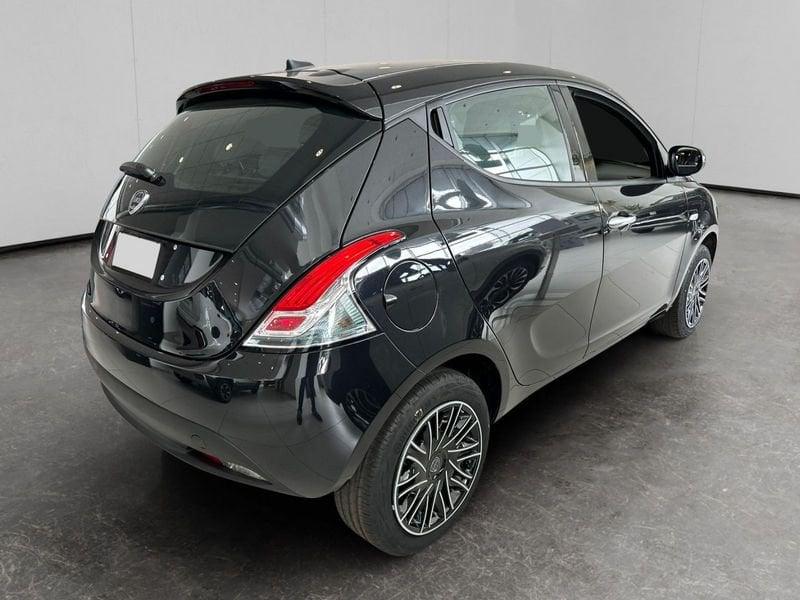 Lancia Ypsilon 1.0 firefly hybrid Oro s&s 70cv