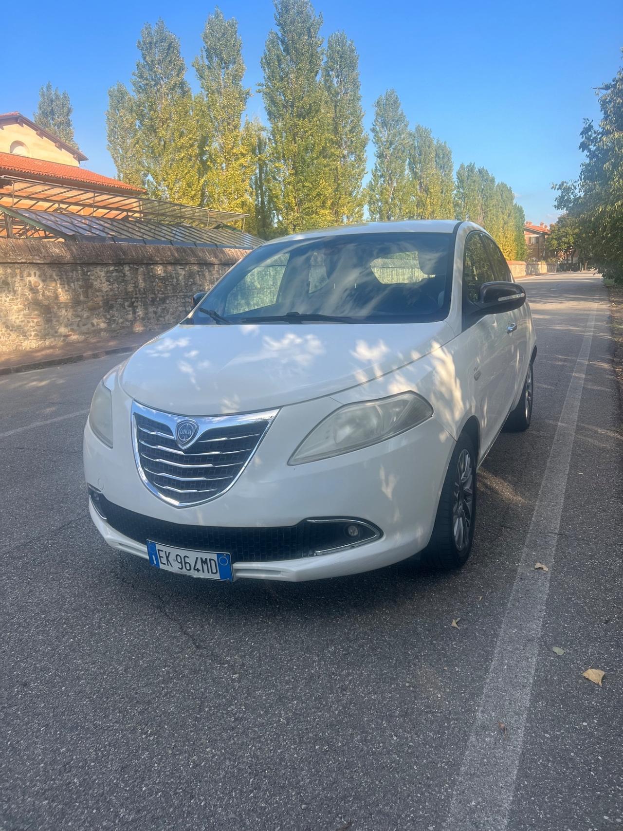 Lancia Ypsilon 1.2 69 CV Unyca