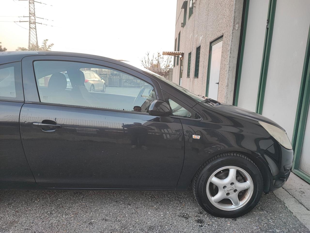 Opel Corsa 1.2 BENZINA AUTOMATICO NEOPATENTATI