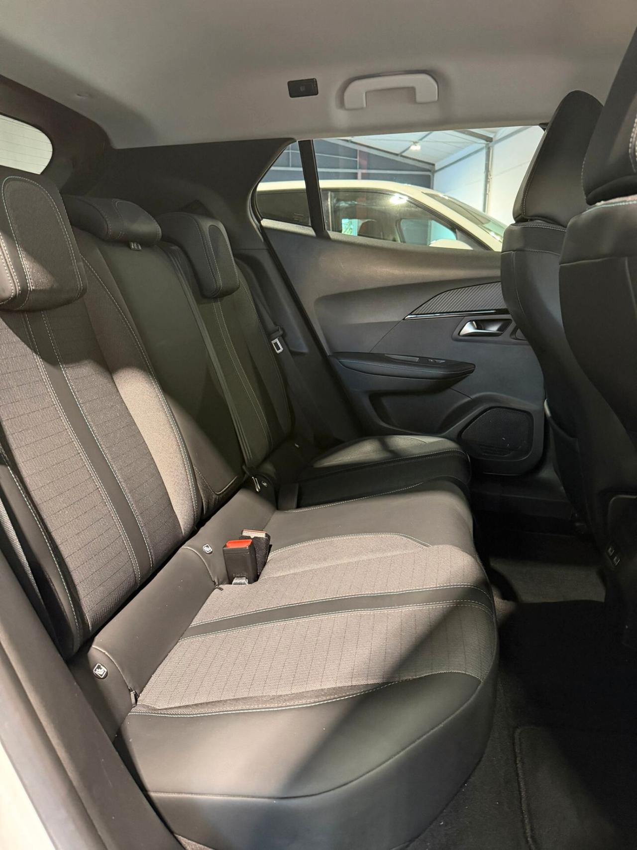 NEW PEUGEOT 2008 1.5hdi ALLURE MANUALE