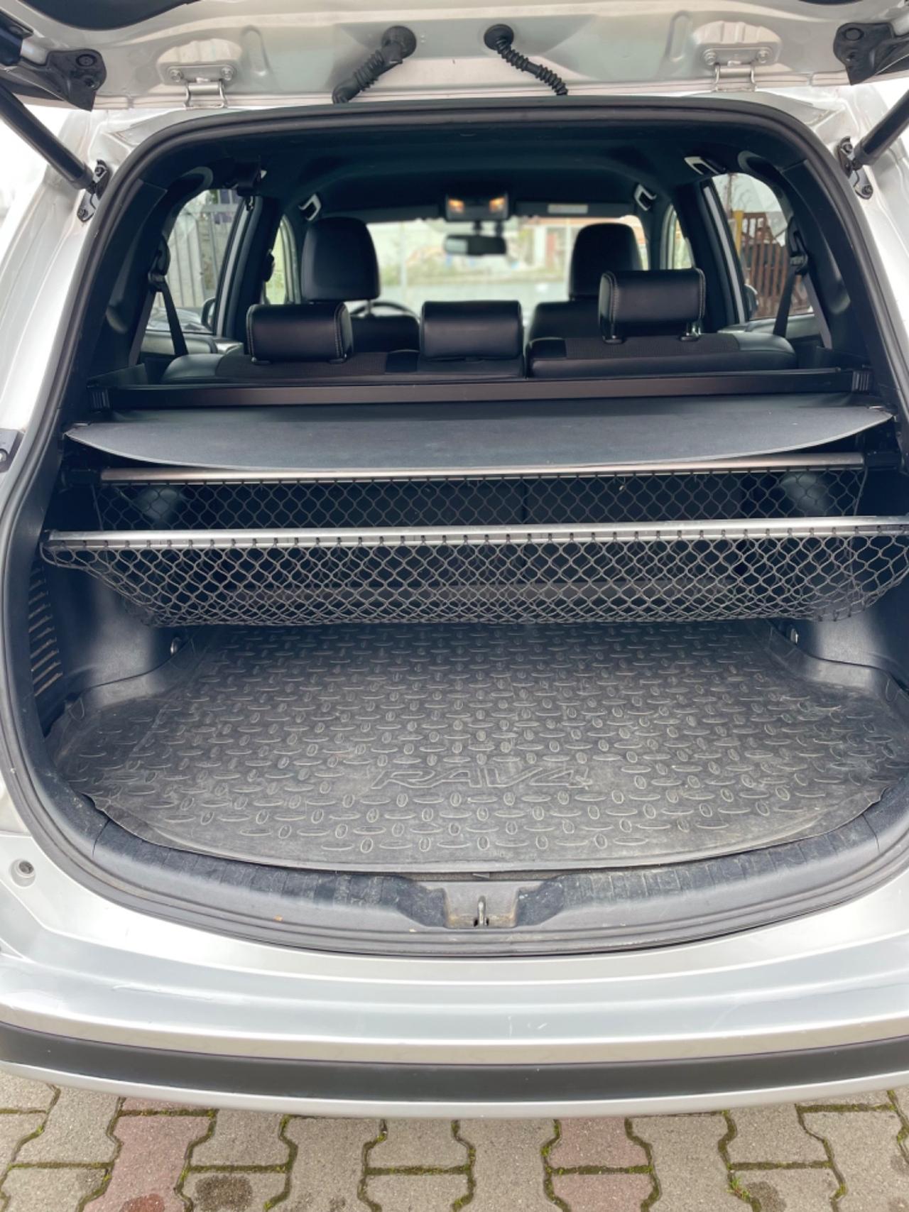 Toyota RAV 4 RAV4 2.0 D-4D 2WD Lounge