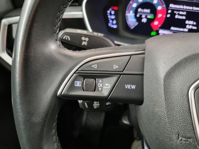 AUDI Q3 35 TFSI Business Advanced