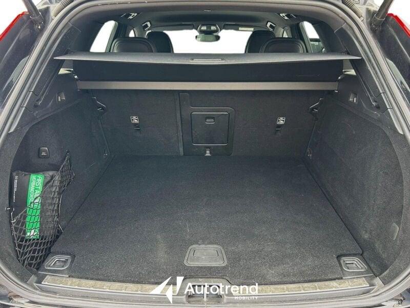 Volvo XC60 B5 235+14 CV AWD Automatica Mild Hybrid Diesel LED R-design