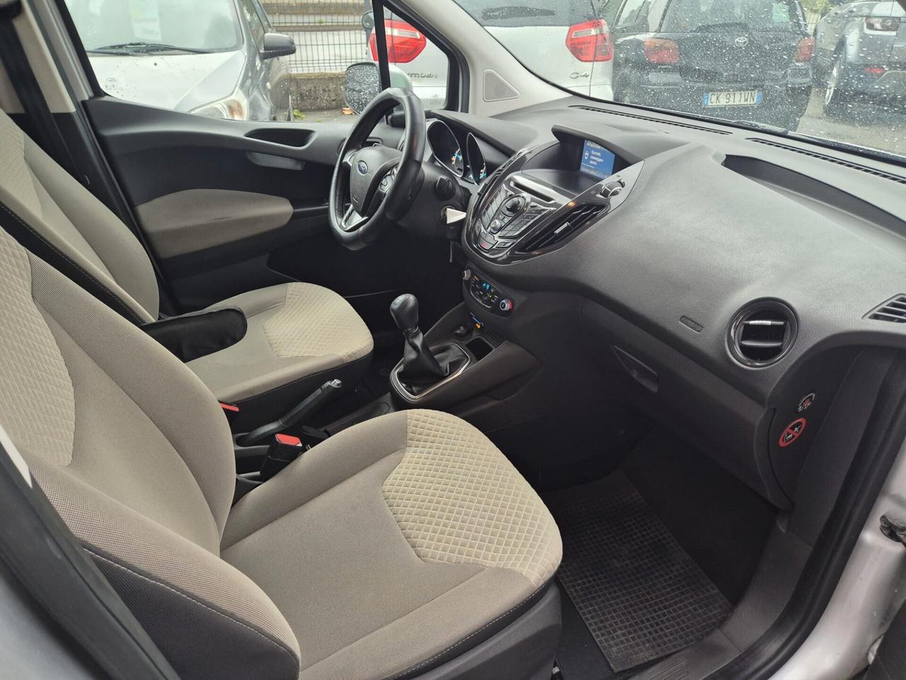 Ford Tourneo Courier 1.5 TDCI Titanium E6B