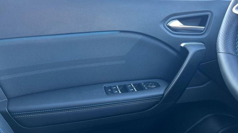 Renault Captur NUOVO esprit Alpine full hybrid E-Tech 145 cv