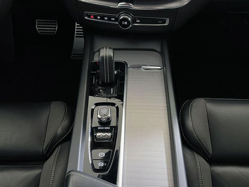 Volvo XC60 XC60 B4 (d) AWD Geartronic R-design
