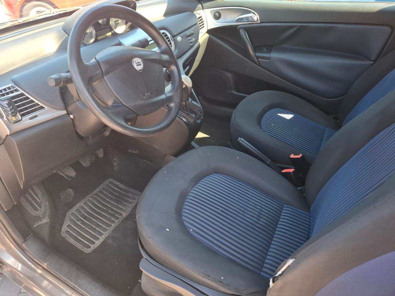 Lancia Ypsilon 1.3 MJT 75 CV Neopatentati
