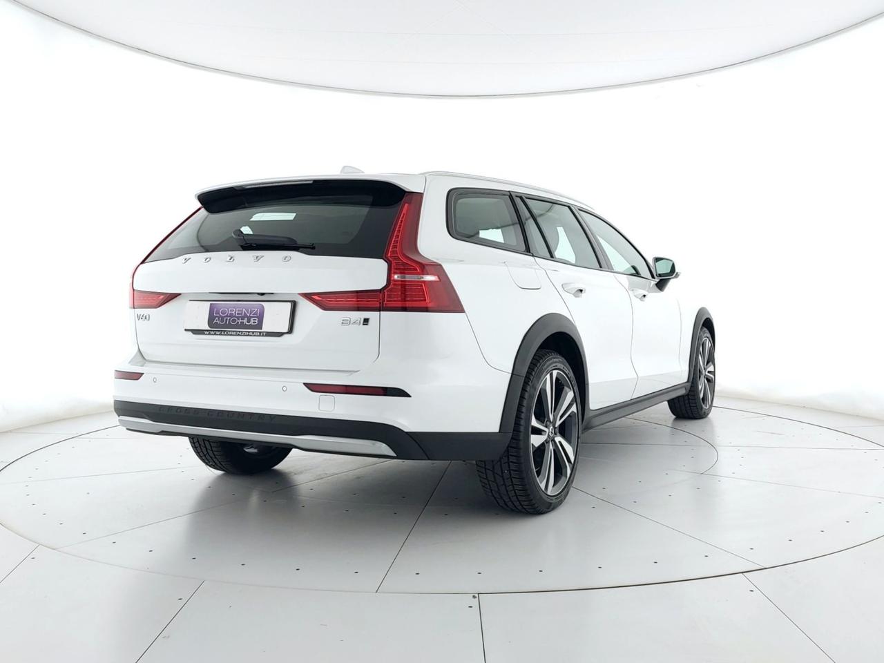 VOLVO V60 Cross Country 2.0 b4 Core awd auto CAMERA+FULL LED
