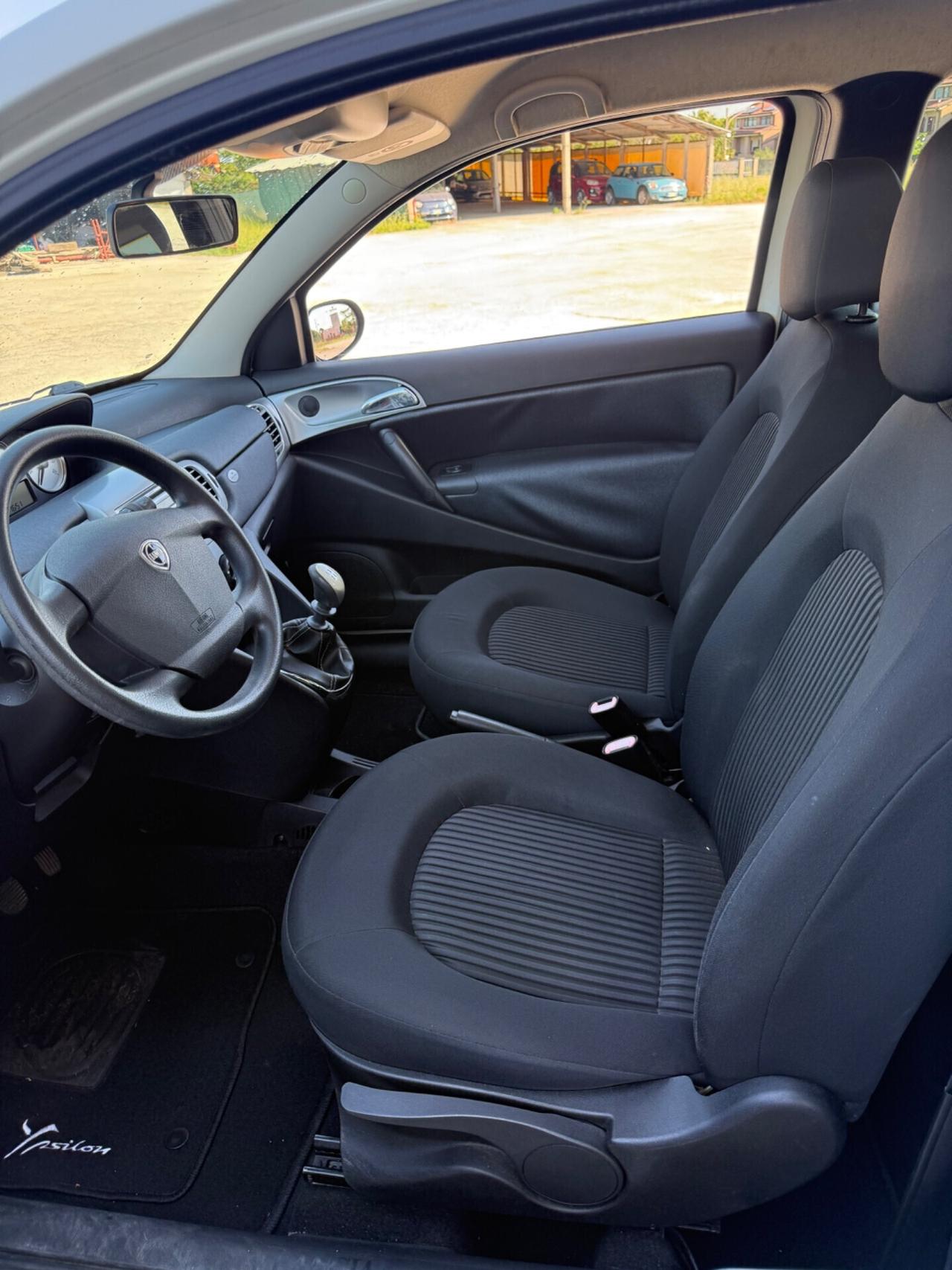 Lancia Ypsilon 1.2 Benzina 73milaKM Neopatentati