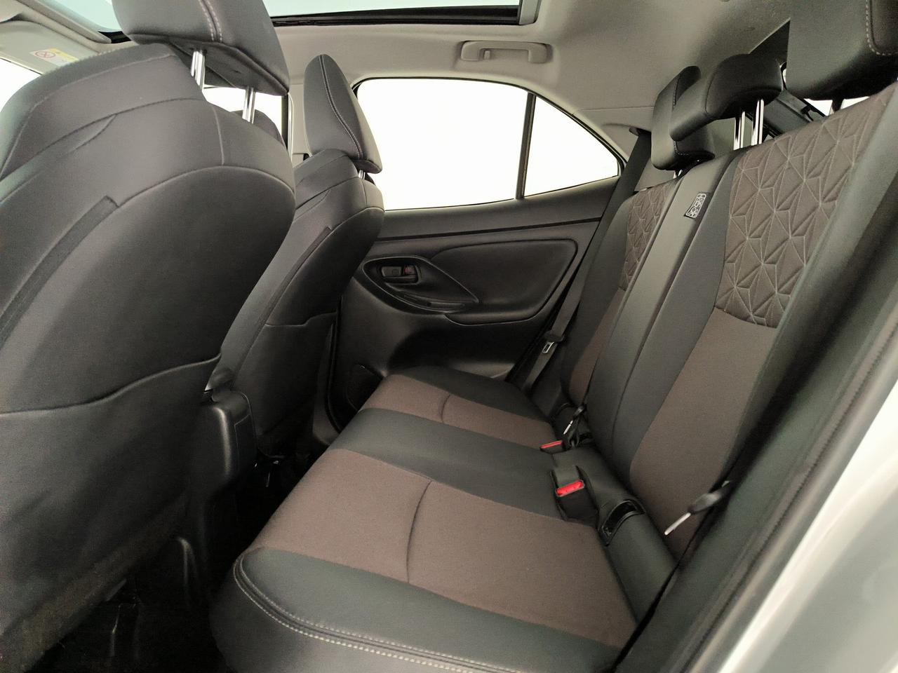 Toyota yaris cross 1.5h lounge fwd 116cv e-cvt