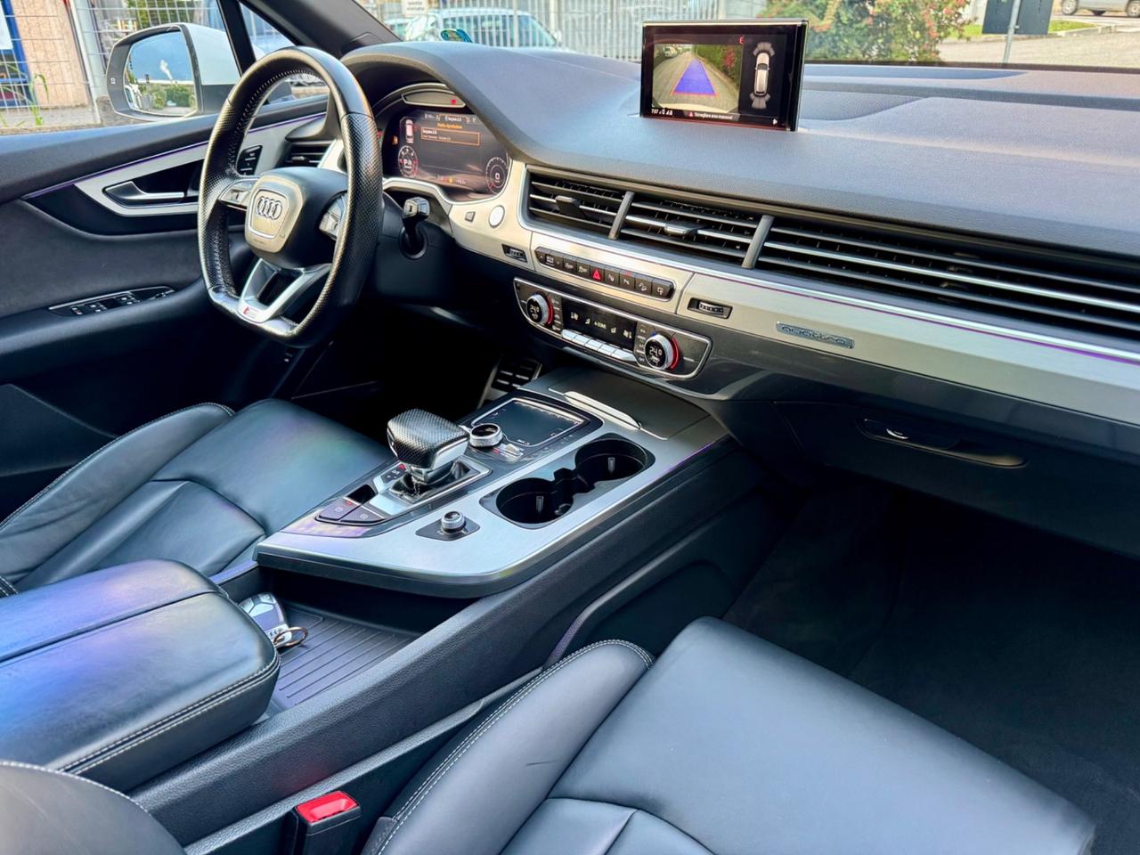 Audi Q7 S-Line Quattro 7 Posti