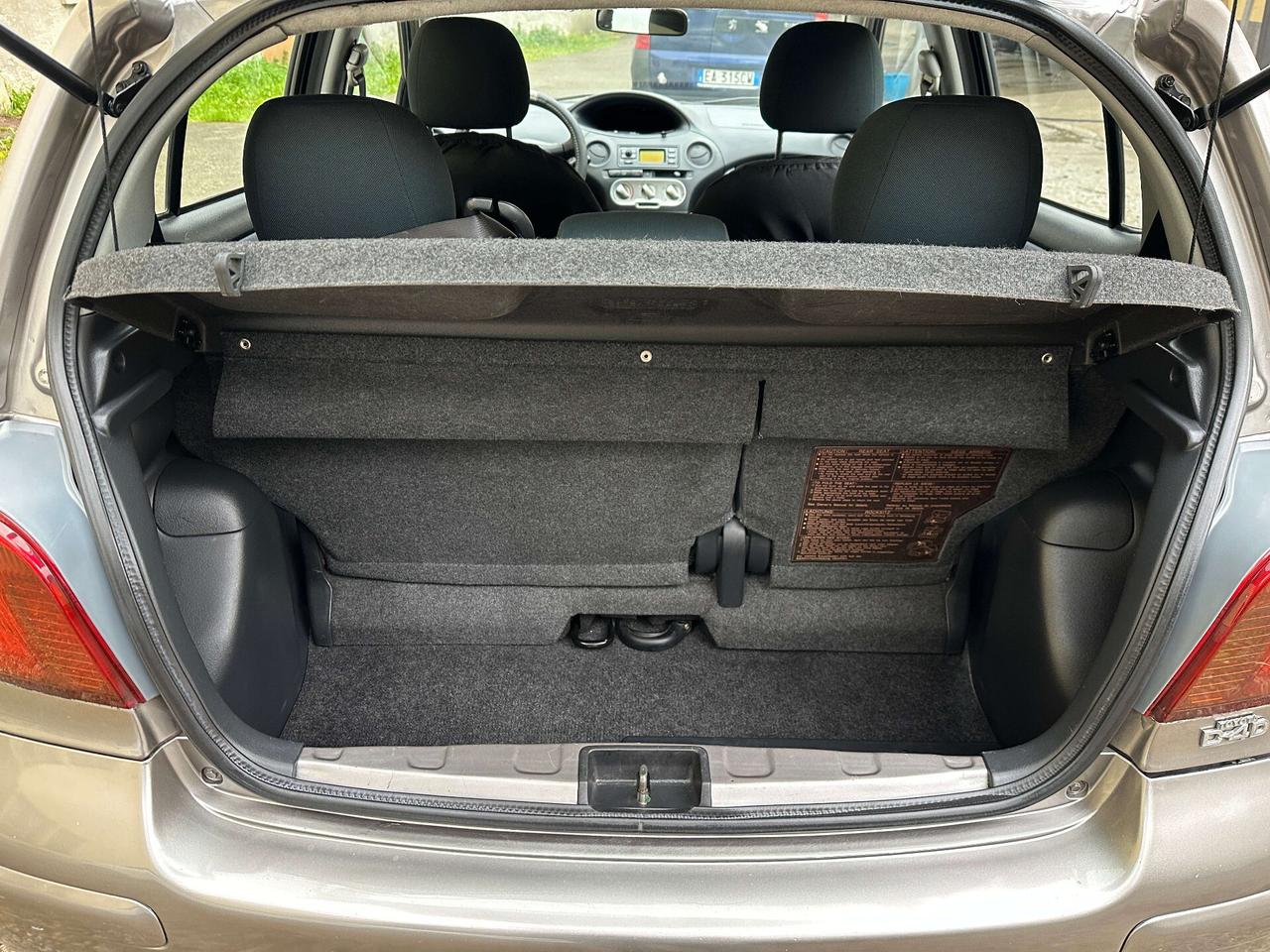 Toyota Yaris 1.4 tdi D-4D cat 5 porte Sol