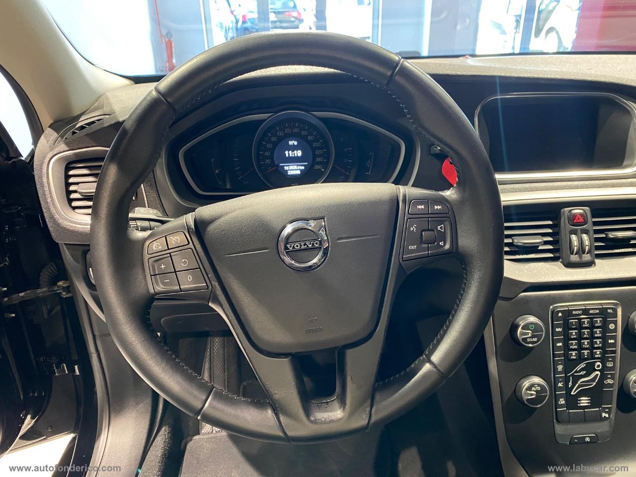 VOLVO V40 D2 Momentum