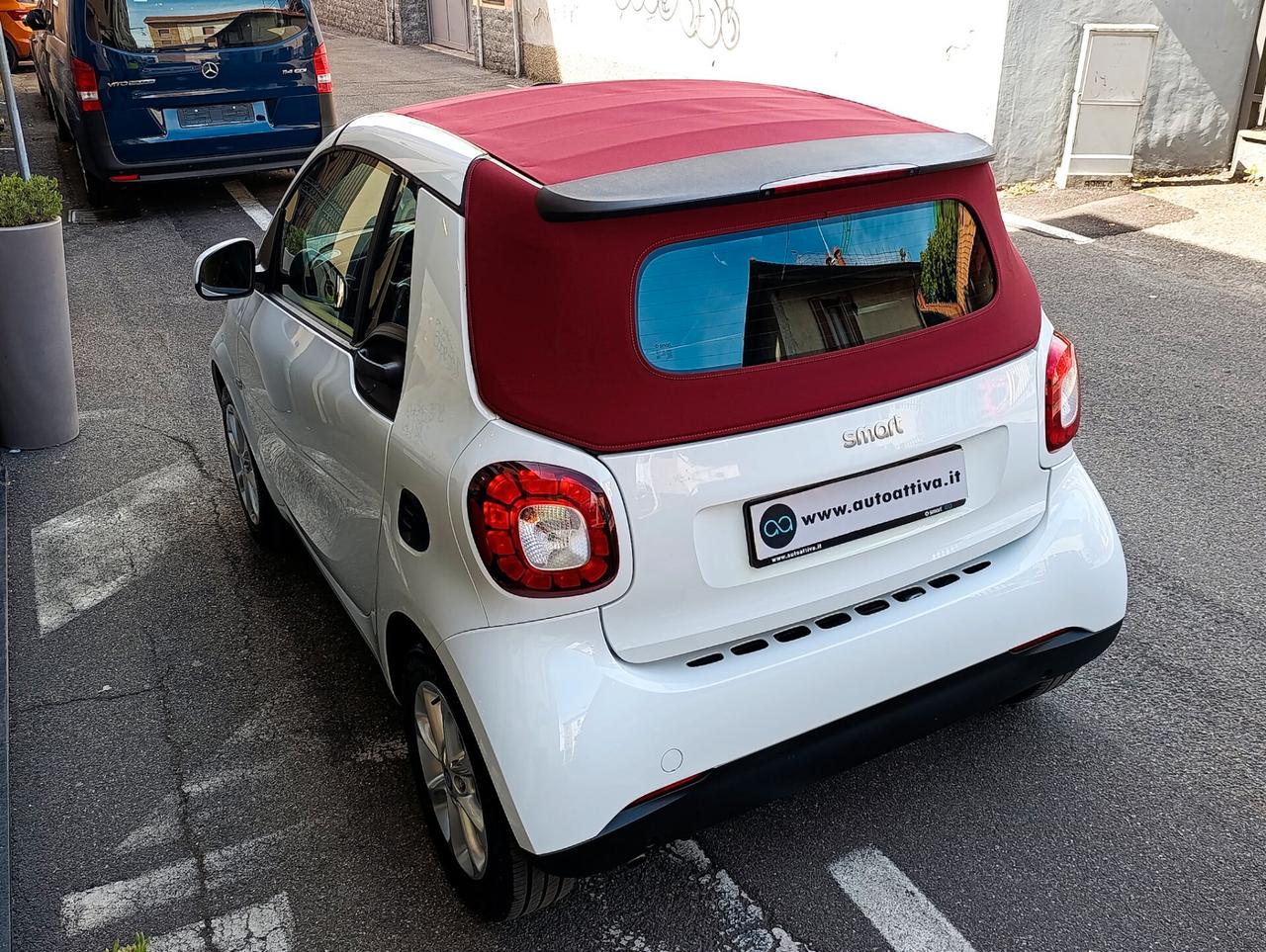 Smart ForTwo 70 1.0 twinamic cabrio Passion Capote Rossa