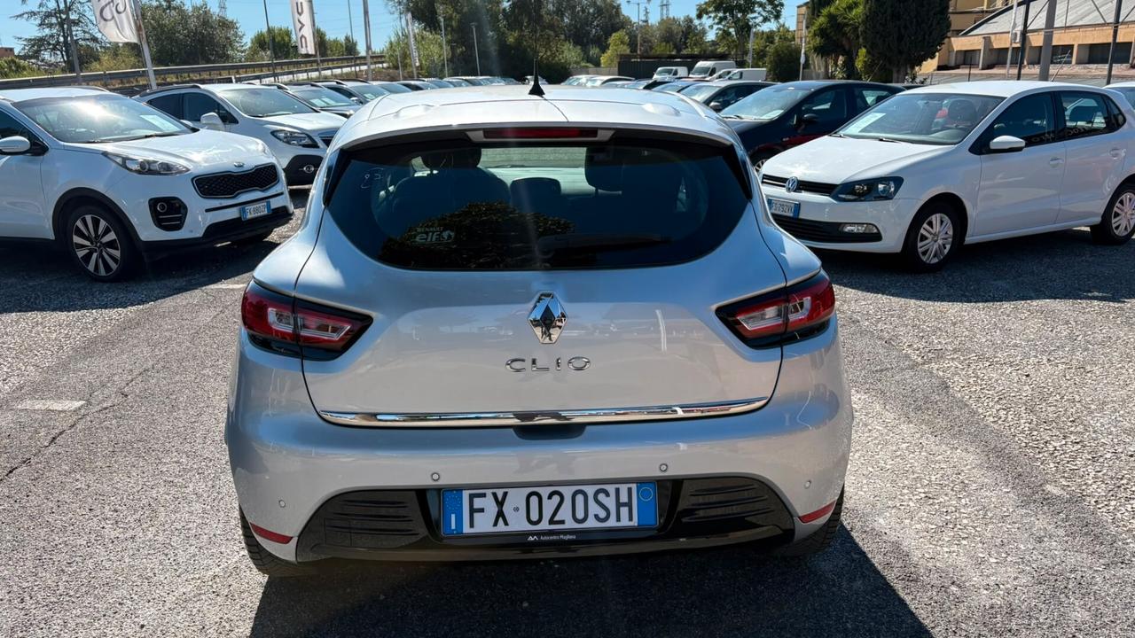 Renault Clio dCi 8V 75 CV 5 porte Moschino Intens