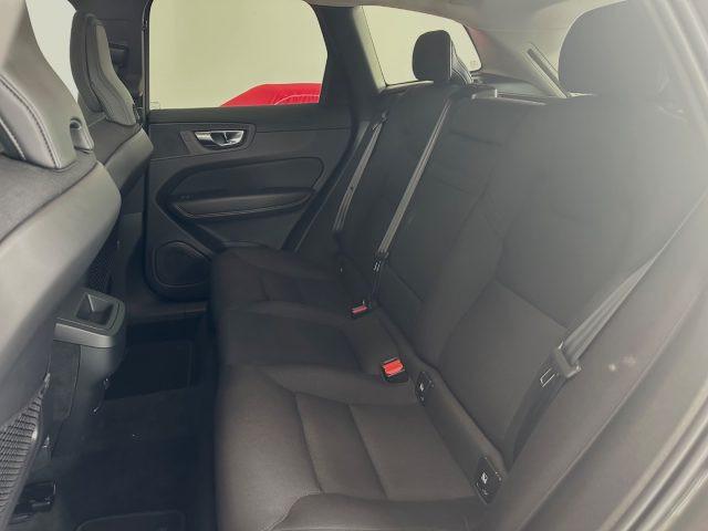 VOLVO XC60 B4 (d) AWD Geartronic Momentum Pro N1
