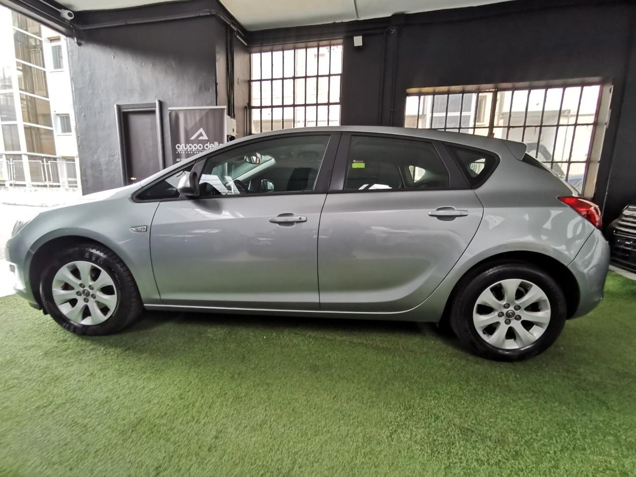 Opel Astra 1.6i 100cv Cosmo GANCIO TRAINO GARANZIA 12 MESI