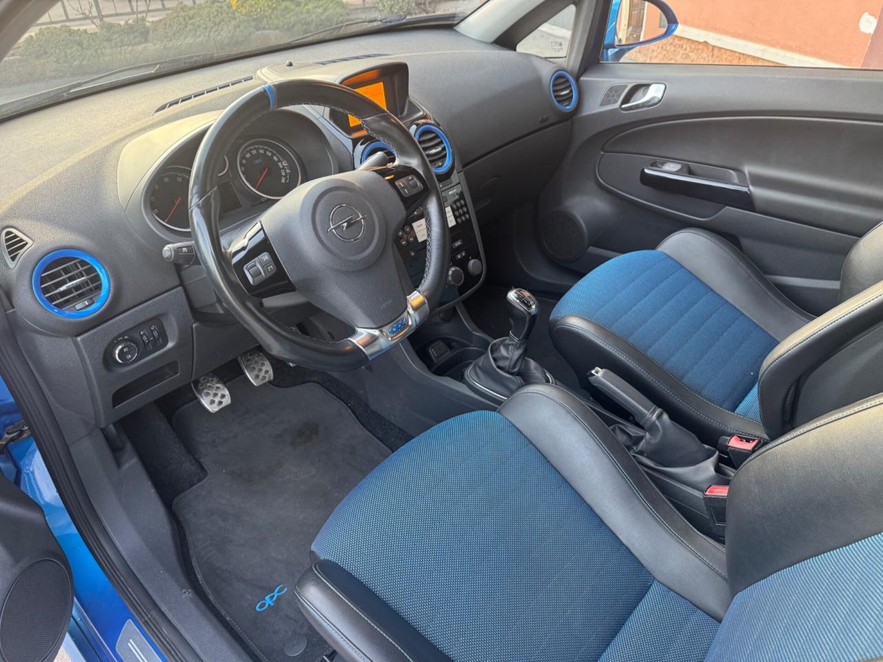 Opel Corsa 1.6 T 192CV 3 porte OPC