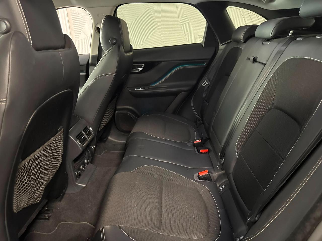 Jaguar F-Pace 2.0 250 CV AWD aut. R-Sport